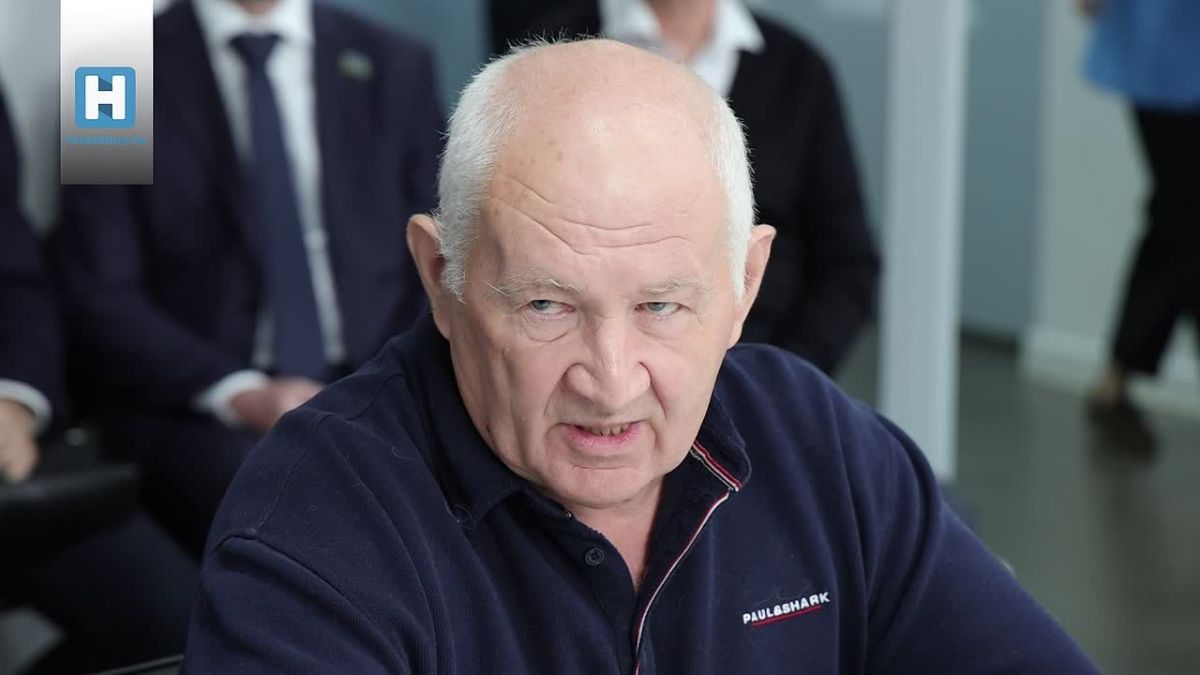 Глава Тамбовской области Евгений Первышов провёл приём граждан в штабе общественной поддержки