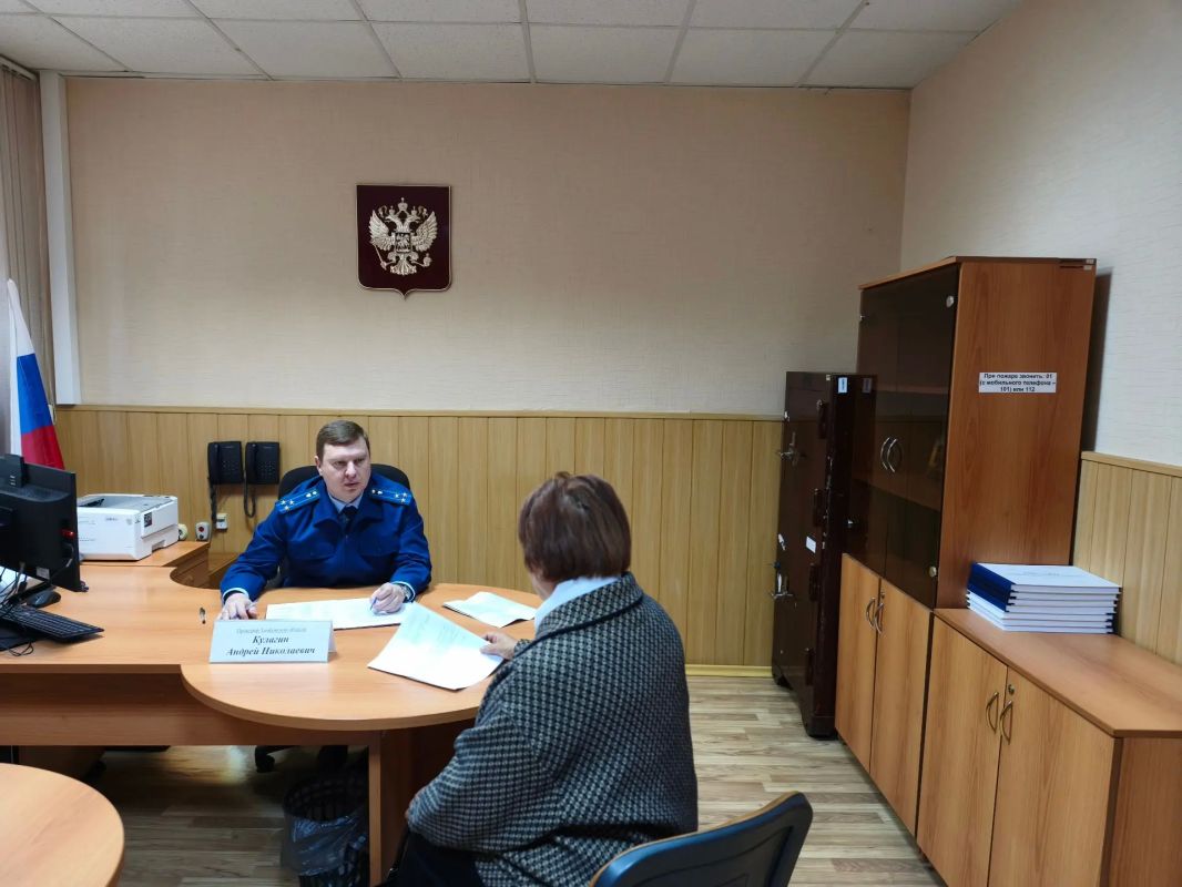 Вопросы безопасности граждан и состояние инфраструктуры: прокурор Тамбовской области Андрей Кулагин провел выездной прием жителей города Уварово и Уваровского округа Вопросы безопасности граждан и состояние инфраструктуры: прокурор Тамбовской области Андрей Кулагин провел выездной прием жителей города Уварово и Уваровского округа