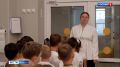Они за партой всего пару недель