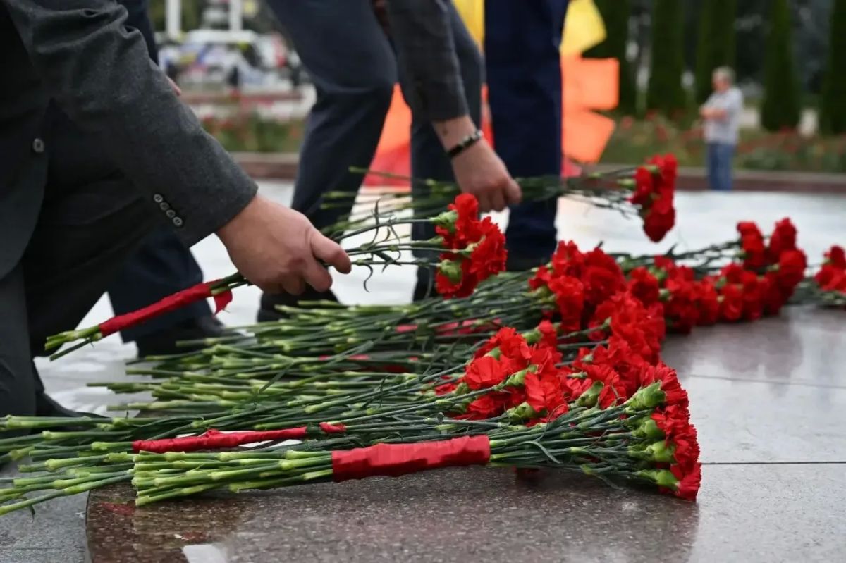 Сегодня 103 года со дня рождения Зои Космодемьянской, первой женщины, удостоенной звания Героя Советского Союза в годы Великой Отечественной войны Сегодня 103 года со дня рождения Зои Космодемьянской, первой женщины, удостоенной звания Героя Советского Союза в годы Великой Отечественной войны
