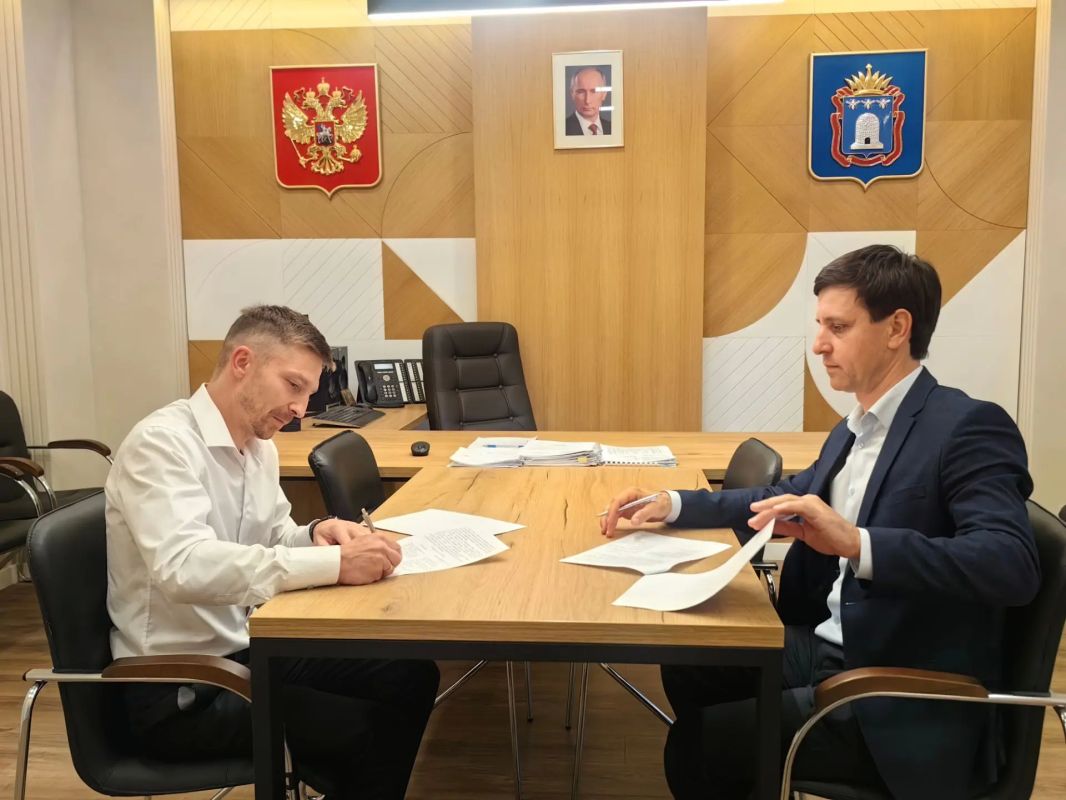 В министерстве спорта региона подписали четвертое в этом году соглашение с участником программы «Земский тренер» В министерстве спорта региона подписали четвертое в этом году соглашение с участником программы «Земский тренер»