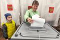 С самого утра на избирательных участках уже появляются первые голосующие