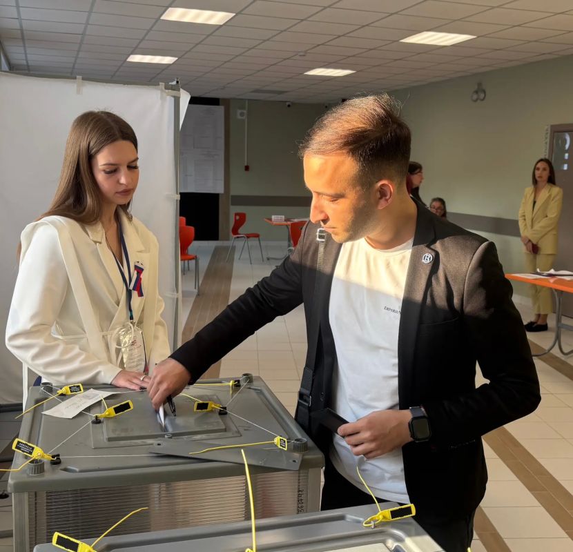 Призер Всероссийского конкурса «Учитель года России — 2025» Рашид Надиров проголосовал на выборах