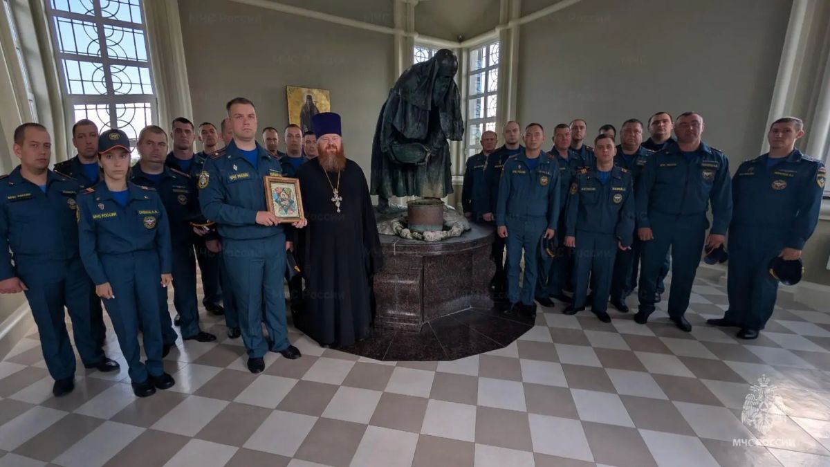Сотрудники Главного управления приняли участие в благодарственном молебне в честь образа Божьей Матери «Неопалимая Купина» Сотрудники Главного управления приняли участие в благодарственном молебне в честь образа Божьей Матери «Неопалимая Купина»