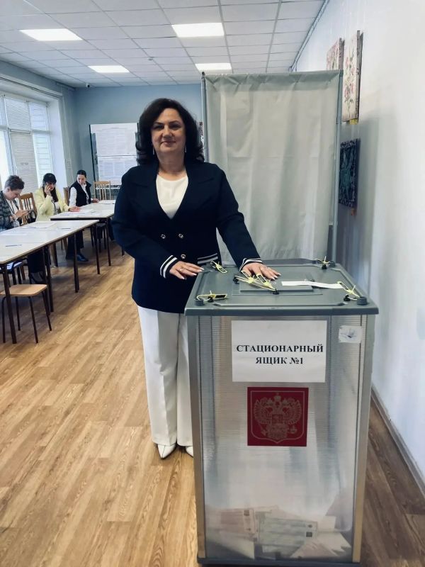 Вице-губернаторы проголосовали на выборах депутатов Государственной Думы и регионального парламента Вице-губернаторы проголосовали на выборах депутатов Государственной Думы и регионального парламента