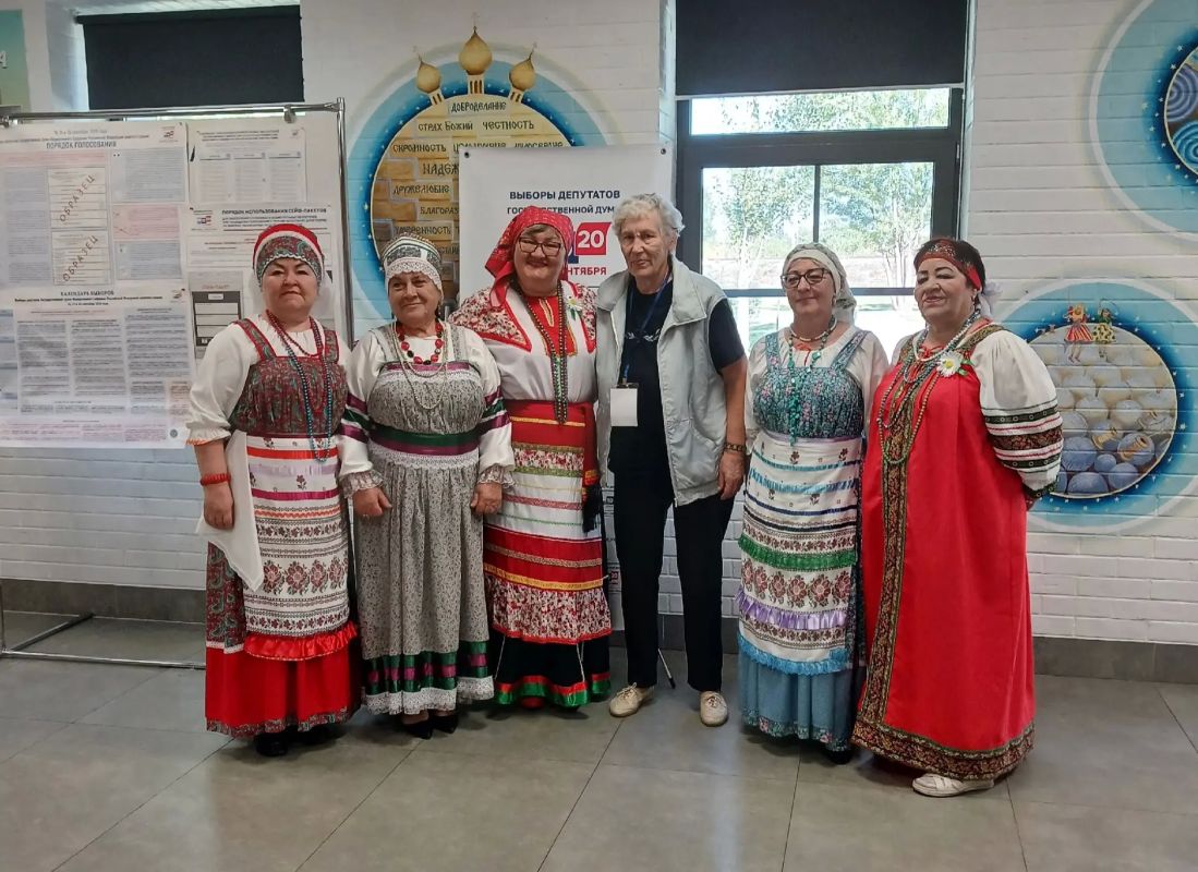 Староюрьевский округ голосует в народных костюмах в Год единства народов России! Староюрьевский округ голосует в народных костюмах в Год единства народов России!