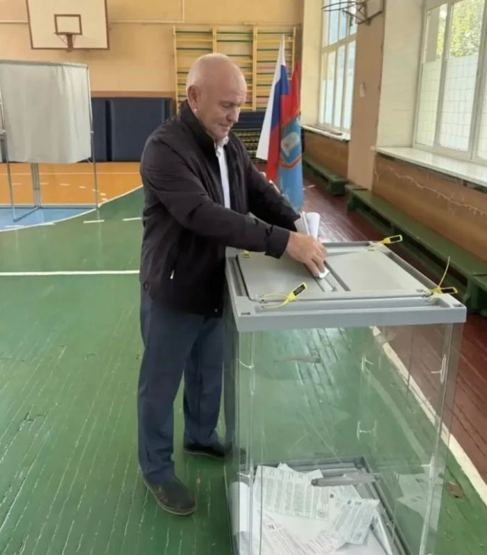 Председатель Общественной палаты Тамбовской области Николай Байбеков принял участие в голосовании