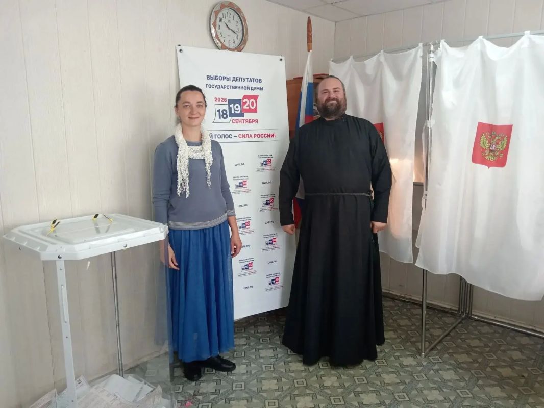 Настоятель ржаксинского храма и его супруга проголосовали на выборах