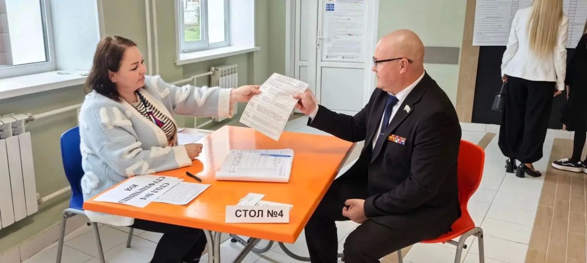 Заместитель председателя гордумы Андрей Сапрыкин проголосовал на выборах депутатов Государственной Думы и Тамбовской областной Думы Заместитель председателя гордумы Андрей Сапрыкин проголосовал на выборах депутатов Государственной Думы и Тамбовской областной Думы