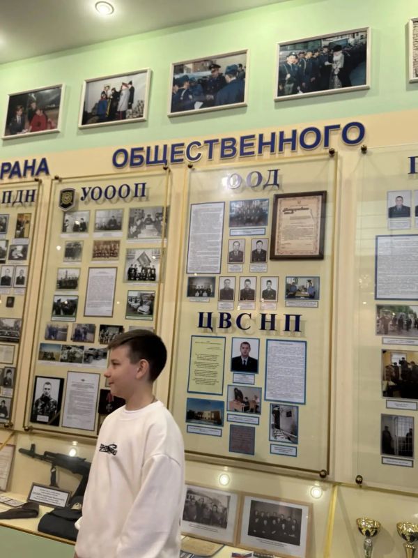 21 сентября учащиеся 7д класса посетили музей полиции 21 сентября учащиеся 7д класса посетили музей полиции