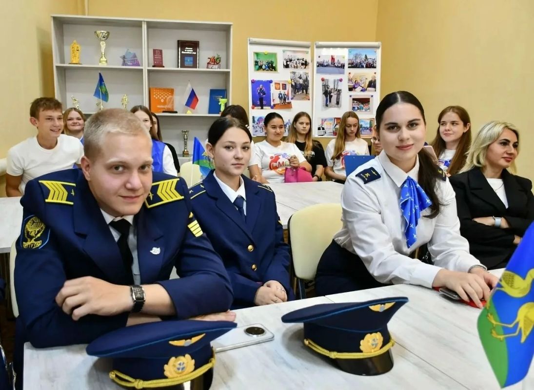 В Кирсанове открылось новое молодёжное пространство «Притяжение» В Кирсанове открылось новое молодёжное пространство «Притяжение»