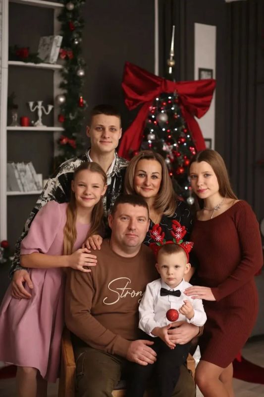 Валерий и Елена Исаевы из Мичуринска награждены высокой государственной наградой – медалью ордена «Родительская слава» Валерий и Елена Исаевы из Мичуринска награждены высокой государственной наградой – медалью ордена «Родительская слава»