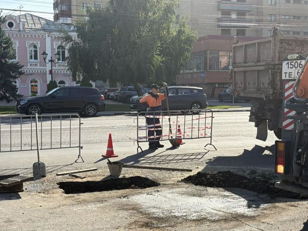 На улицах Тамбова восстановливают водоприёмные колодцы На улицах Тамбова восстановливают водоприёмные колодцы