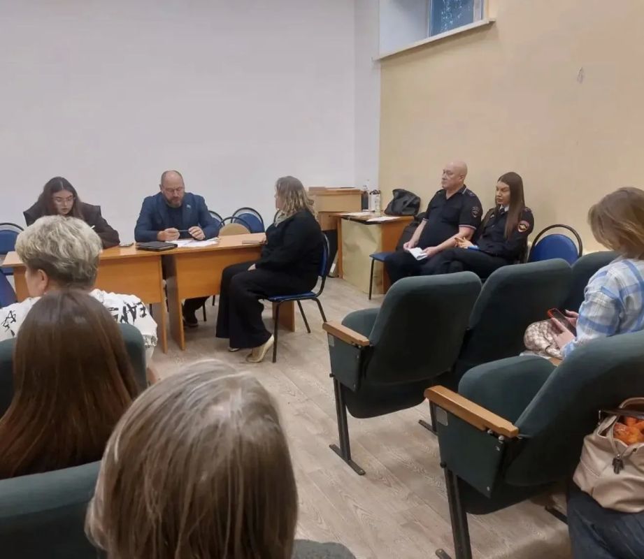 В Тамбове состоялось заседание совета микрорайона «Киквидзе» В Тамбове состоялось заседание совета микрорайона «Киквидзе»