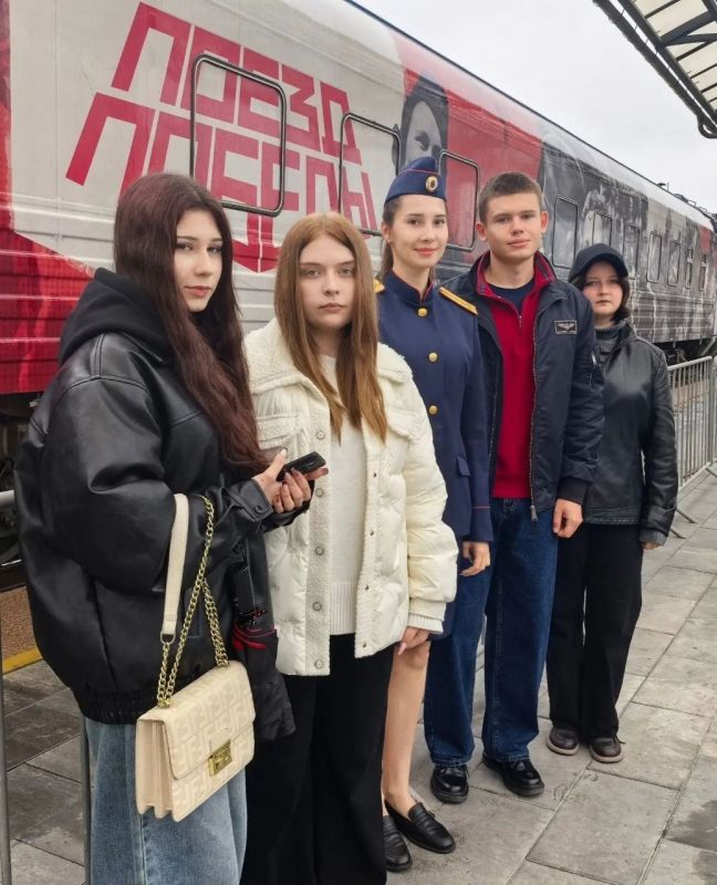 Сотрудники следственного управления по Тамбовской области посетили выставку «Поезд Победы» Сотрудники следственного управления по Тамбовской области посетили выставку «Поезд Победы»