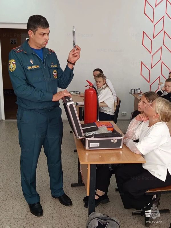 Урок в преддверии Дня гражданской обороны в Первомайской школе Урок в преддверии Дня гражданской обороны в Первомайской школе