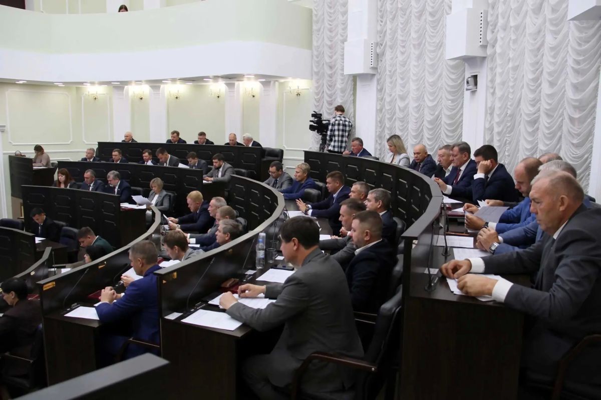 Под председательством Алексея Позднякова прошло второе заседание Тамбовской областной Думы восьмого созыва Под председательством Алексея Позднякова прошло второе заседание Тамбовской областной Думы восьмого созыва
