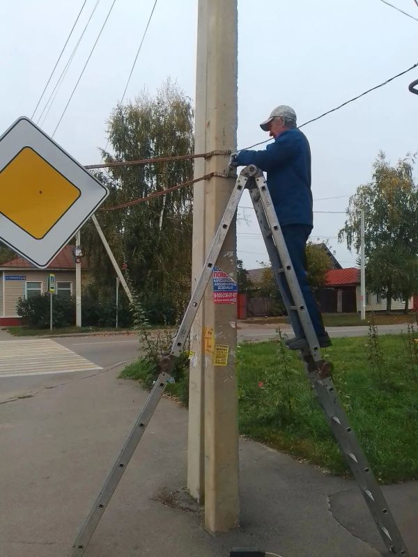В Тамбове на постоянной основе проводится работа по поддержанию дорожных знаков в надлежащем состоянии В Тамбове на постоянной основе проводится работа по поддержанию дорожных знаков в надлежащем состоянии