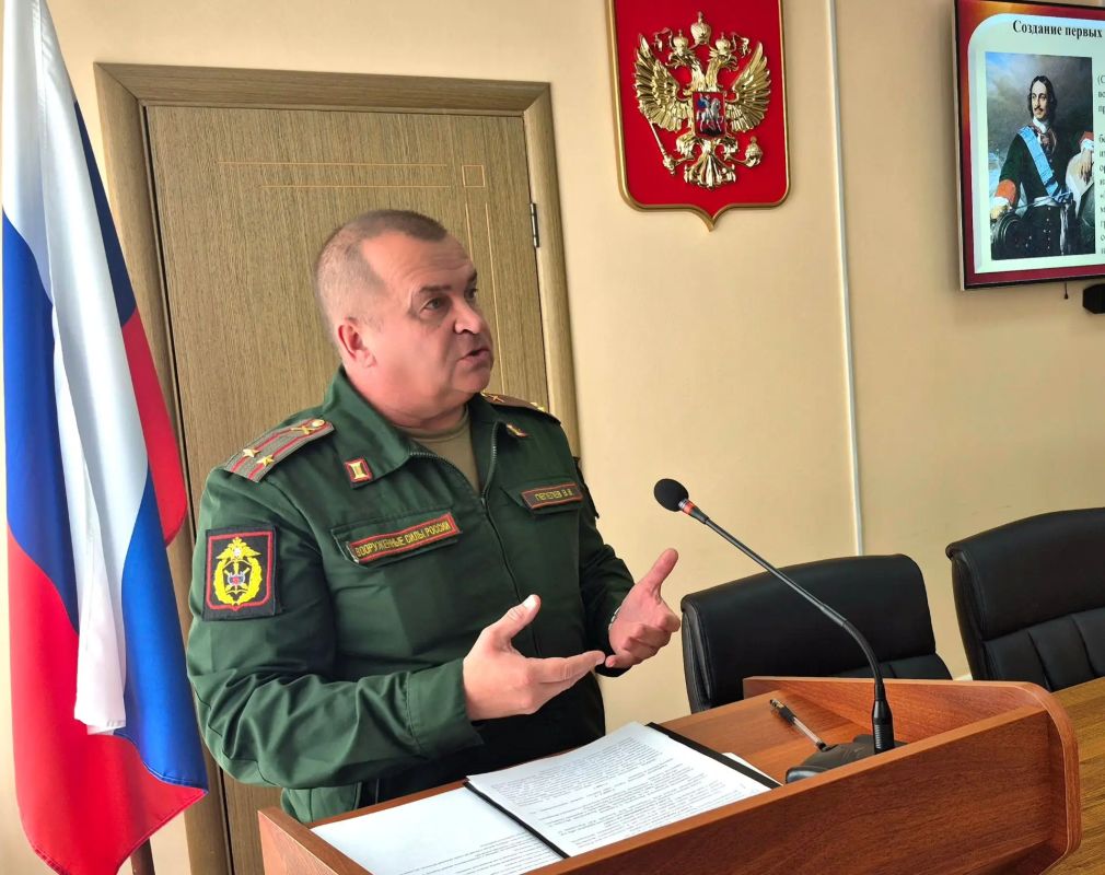 Помощник руководителя следственного управления по Тамбовской области (по общественно-политической работе) провела семинар-совещание с классными руководителями профильных классов СК России Помощник руководителя следственного управления по Тамбовской области (по общественно-политической работе) провела семинар-совещание с классными руководителями профильных классов СК России