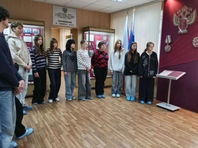 Школьники посетили музей управления по контролю за оборотом наркотиков УМВД России по Тамбовской области Школьники посетили музей управления по контролю за оборотом наркотиков УМВД России по Тамбовской области