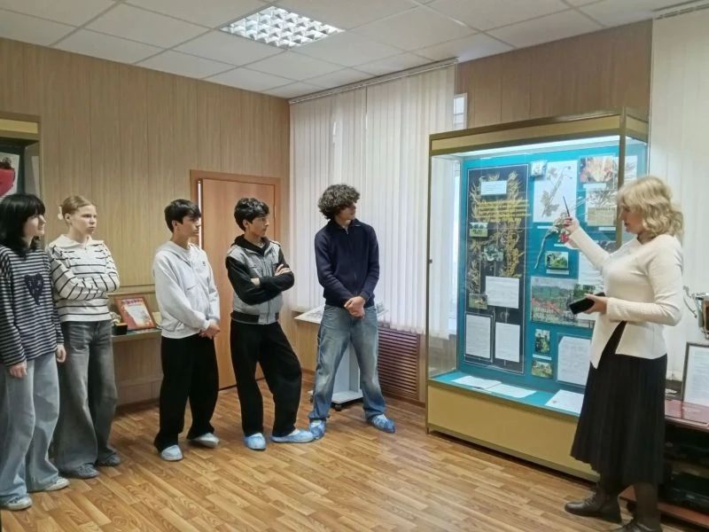 Школьники посетили музей управления по контролю за оборотом наркотиков УМВД России по Тамбовской области Школьники посетили музей управления по контролю за оборотом наркотиков УМВД России по Тамбовской области