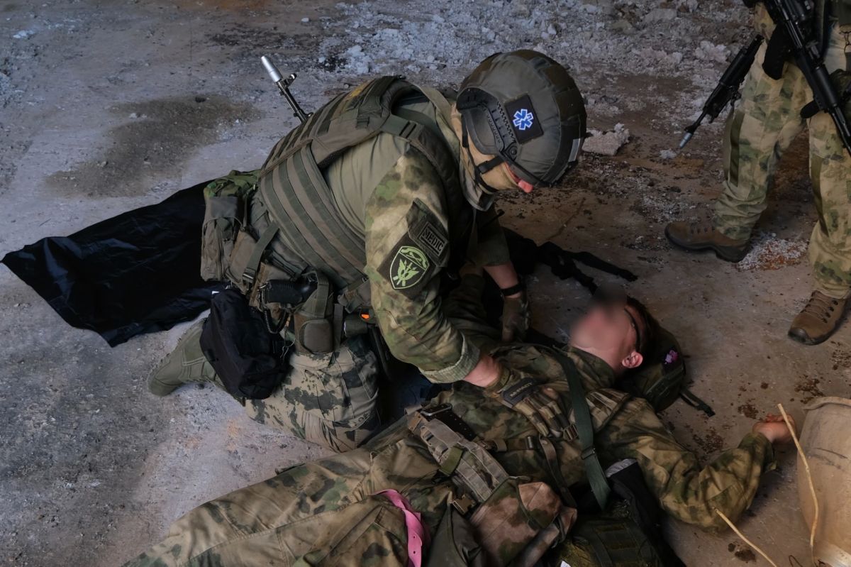В Тамбове сотрудники отряда быстрого реагирования «Таран» провели тактико-специальную тренировку в профессиональный праздник В Тамбове сотрудники отряда быстрого реагирования «Таран» провели тактико-специальную тренировку в профессиональный праздник