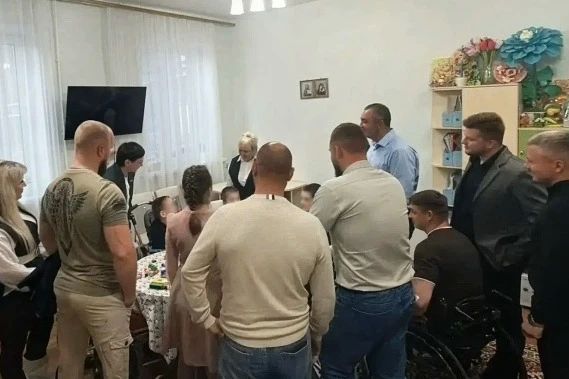 Депутаты областной Думы оказали помощь дому-интернату «Мишутка» Депутаты областной Думы оказали помощь дому-интернату «Мишутка»