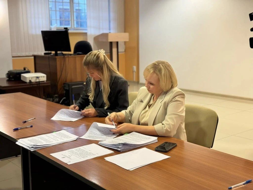 В министерстве здравоохранения Тамбовской области подписали соглашения с 23 врачами и 12 фельдшерами об участии в программе «Земский доктор/фельдшер» В министерстве здравоохранения Тамбовской области подписали соглашения с 23 врачами и 12 фельдшерами об участии в программе «Земский доктор/фельдшер»