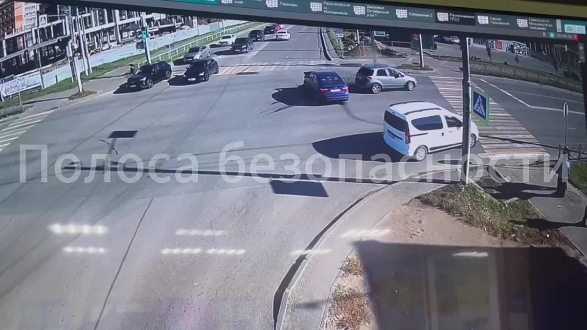В Тамбове на регулируемом перекрёстке по улице Рылеева произошло ДТП
