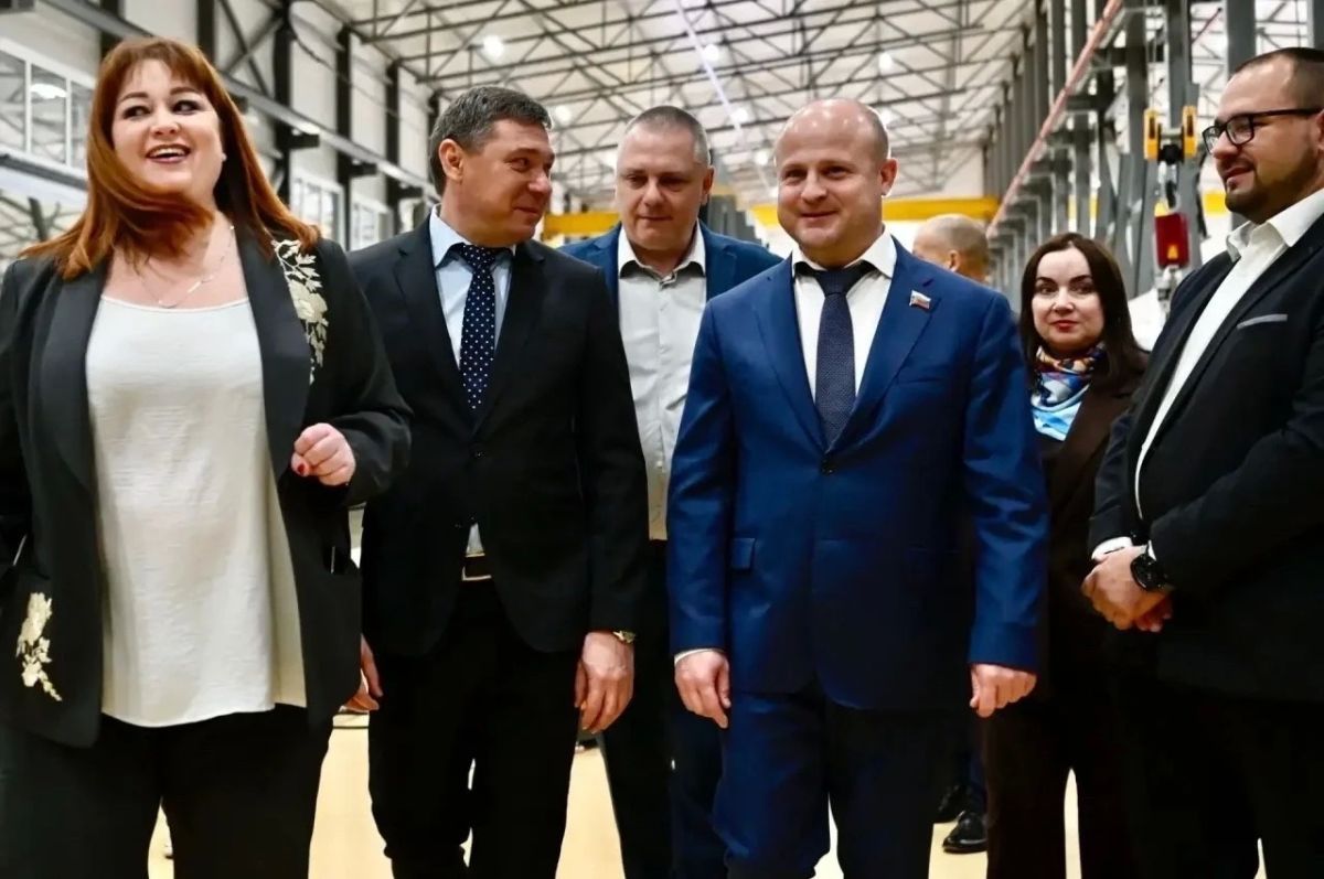 Глава Тамбовской области Евгений Первышов и председатель Тамбовской областной Думы Алексей Поздняков в ходе рабочей поездки в Сампурский муниципальный округ побывали на двух местных предприятиях, где реализуются...