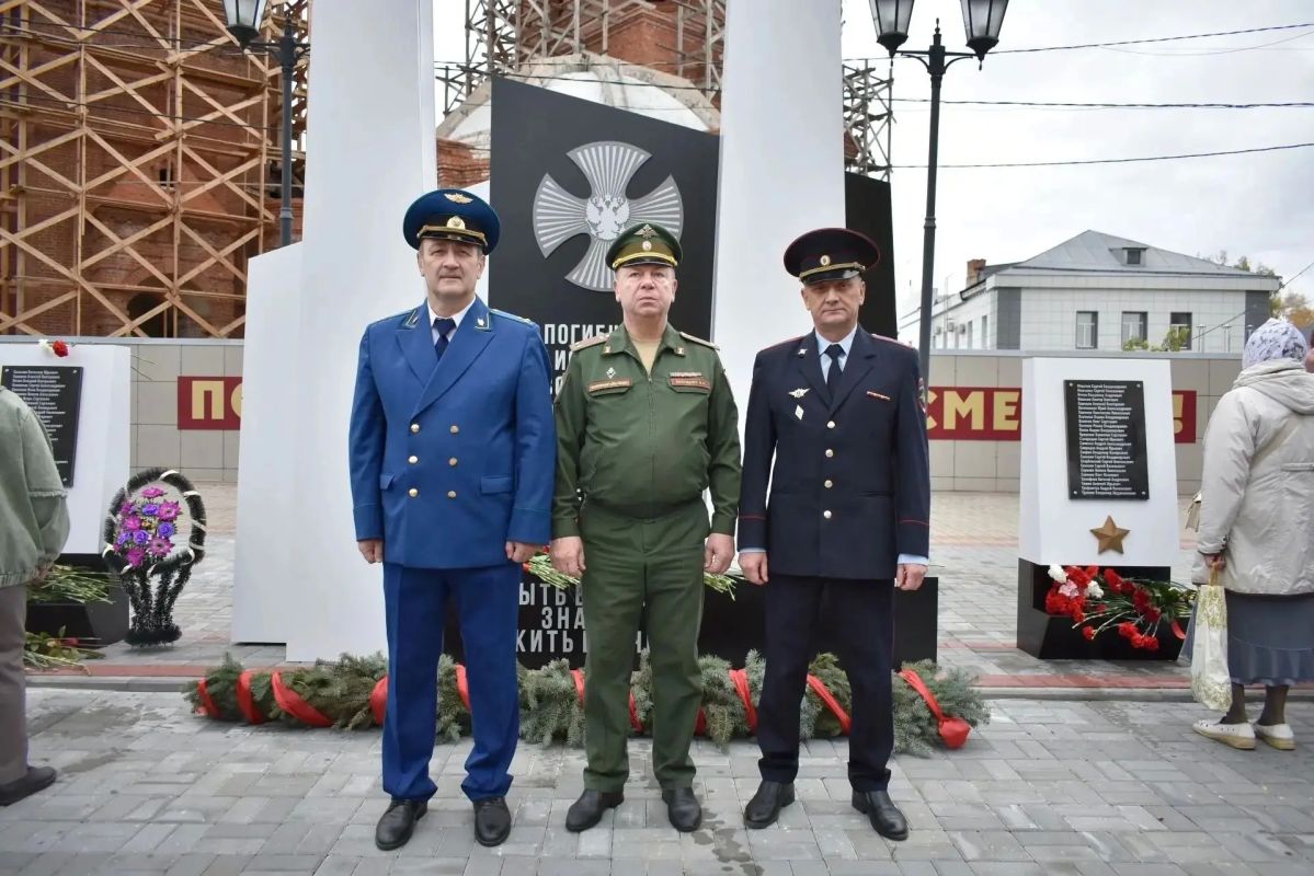 Начальник МОМВД России «Знаменский» принял участие в открытии мемориала погибшим участникам специальной военной операции Начальник МОМВД России «Знаменский» принял участие в открытии мемориала погибшим участникам специальной военной операции