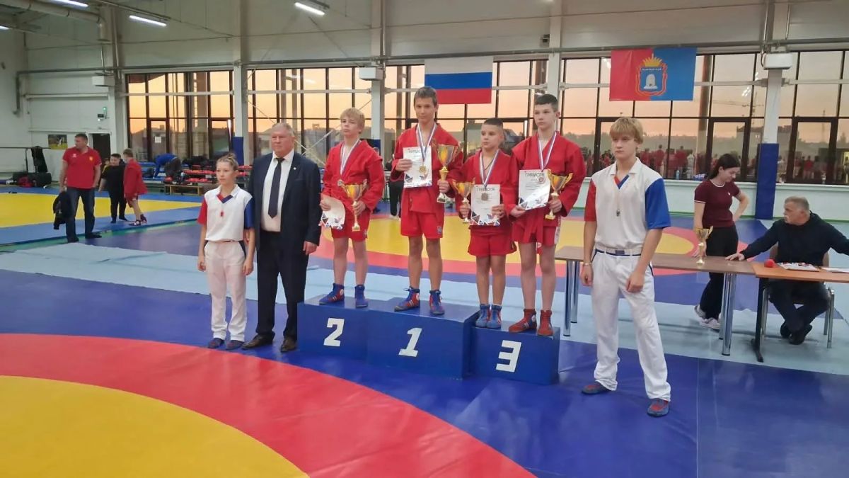 Самбо - выбор сильных. По партийному проекту "Выбор сильных" в Тамбове провели открытый турнир по самбо памяти МС СССР Сергея Самойлова Самбо - выбор сильных. По партийному проекту "Выбор сильных" в Тамбове провели открытый турнир по самбо памяти МС СССР Сергея Самойлова