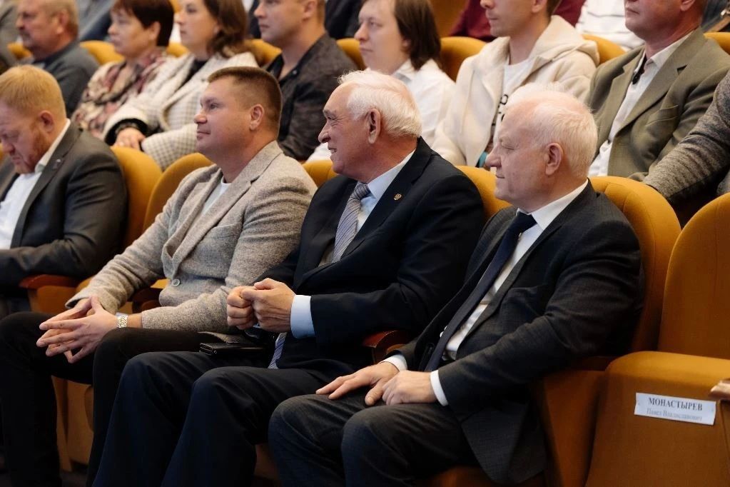В Тамбовской области чествовали работников дорожного хозяйства В Тамбовской области чествовали работников дорожного хозяйства