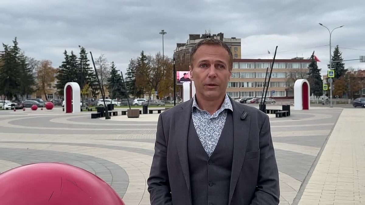 Власти Рассказова бьют тревогу: обновлённая год назад Центральная площадь имени Ленина регулярно подвергается вандализму