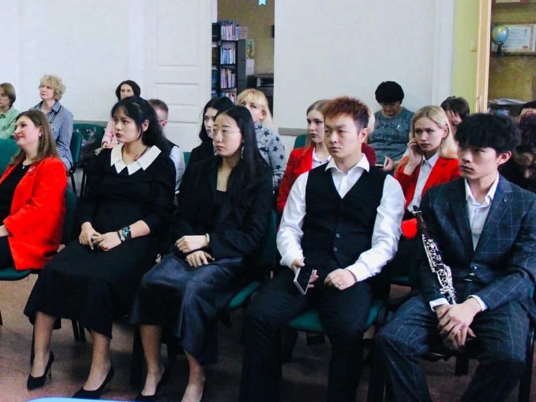 Почти треть китайских студентов Тамбовского государственного музыкально-педагогического института (ТГМПИ) им. Рахманинова — аспиранты, уже защитившие кандидатские диссертации, сообщил декан факультета музыкального...