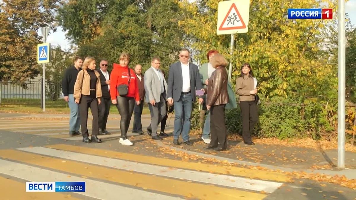 Вместе с жителями качество ремонта Социалистической оценила и наша съемочная группа