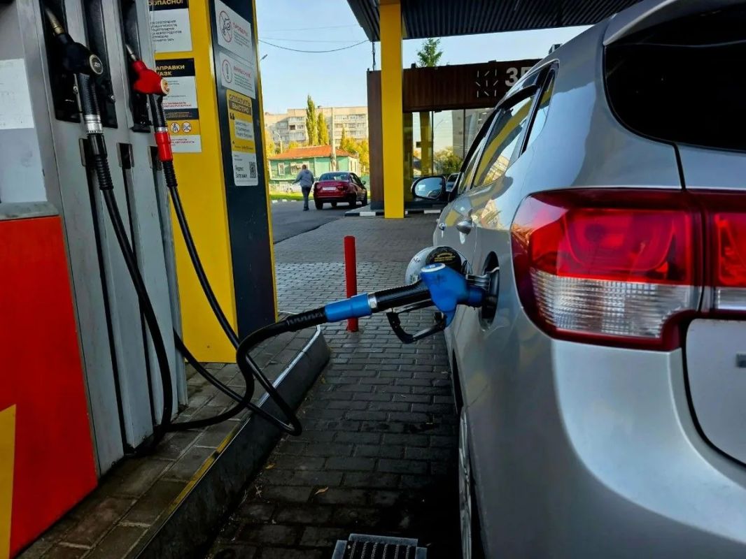 Утром 18 октября продажу топлива осуществляют 187 автозаправочных станций