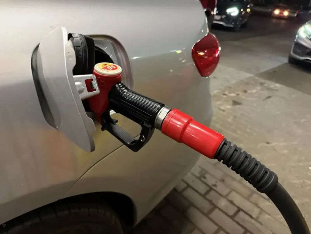 Вечером 18 октября продажу топлива осуществляют 187 автозаправочных станций