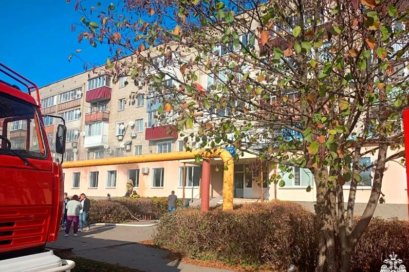 В Моршанске из стоматологии эвакуировали 53 человека во время пожара В Моршанске из стоматологии эвакуировали 53 человека во время пожара