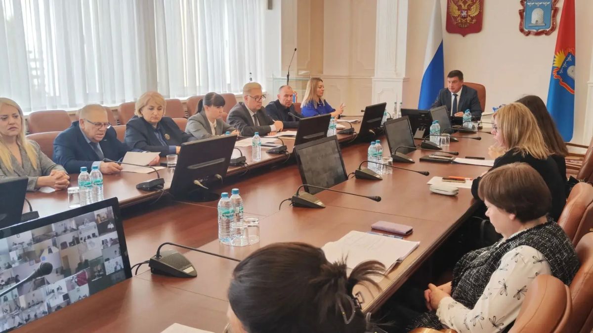 #Новости_министерства. В правительстве области прошло заседание межведомственной комиссии по противодействию нелегальной занятости