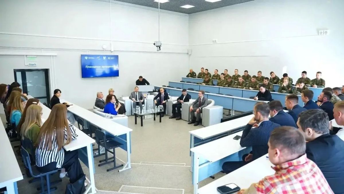 В Тамбовском государственном университете имени Г.Р. Державина стартовал образовательный этап Всероссийского проекта «СВОй путь» В Тамбовском государственном университете имени Г.Р. Державина стартовал образовательный этап Всероссийского проекта «СВОй путь»