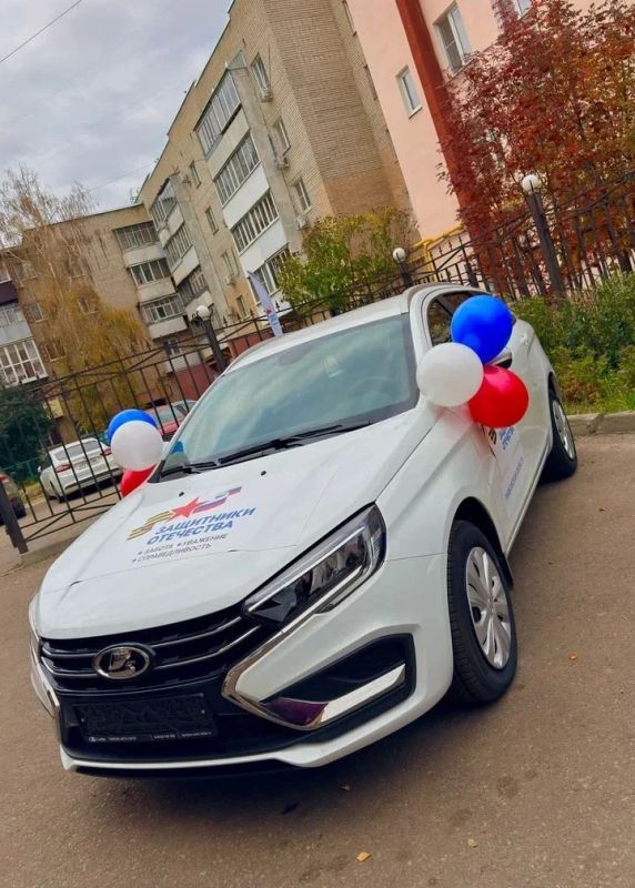 В Тамбове ветерану СВО передали автомобиль с ручным управлением В Тамбове ветерану СВО передали автомобиль с ручным управлением