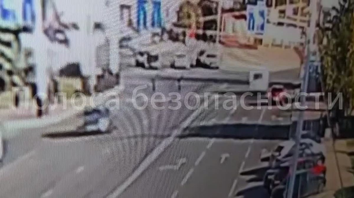 В Тамбове на перекрестке не поделили дорогу «скорая» и иномарка
