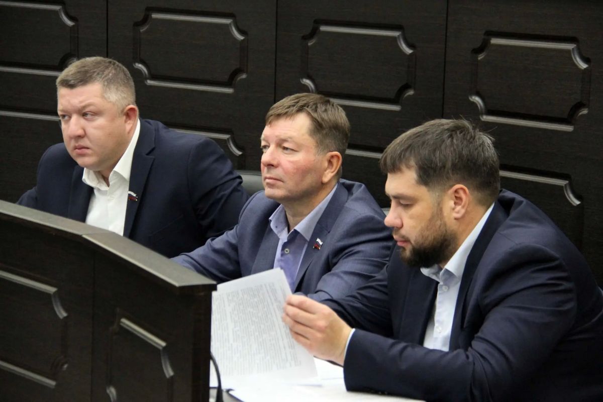 Под председательством Константина Черкасова прошло заседание комитета по промышленности, строительству, транспорту, связи и развитию предпринимательства Под председательством Константина Черкасова прошло заседание комитета по промышленности, строительству, транспорту, связи и развитию предпринимательства