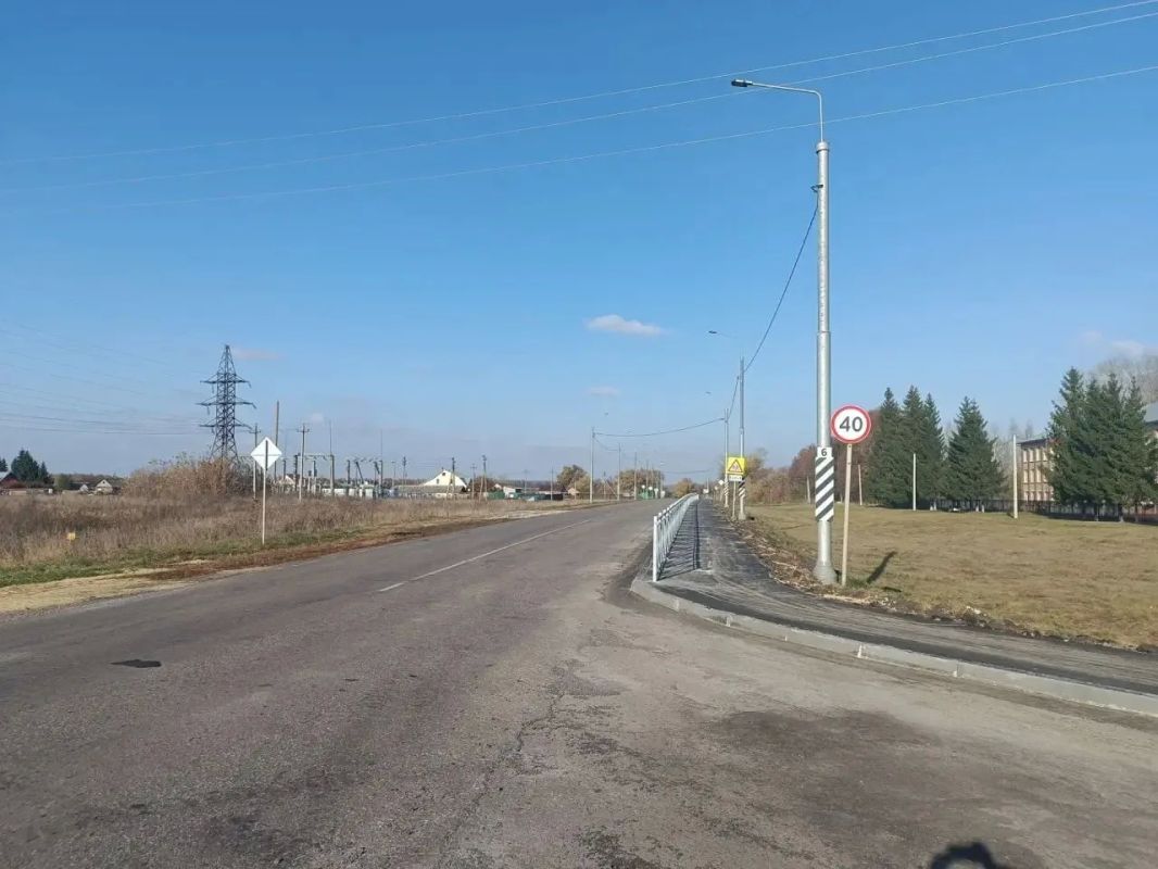В Староюрьевском округе после вмешательства прокуратуры участок автомобильной дороги обустроен тротуарами и освещением