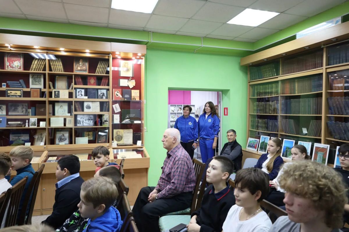 Юные динамовцы приняли участие в открытии фотовыставки «Москва-Владивосток Юные динамовцы приняли участие в открытии фотовыставки «Москва-Владивосток