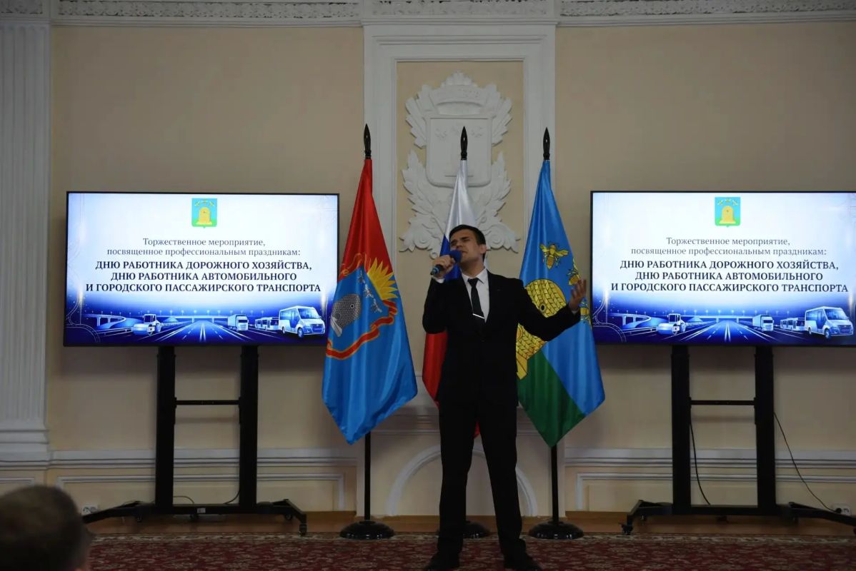В зале Тамбовской духовной семинарии прошел концерт гитарной музыки «Листопад мелодий» В зале Тамбовской духовной семинарии прошел концерт гитарной музыки «Листопад мелодий»