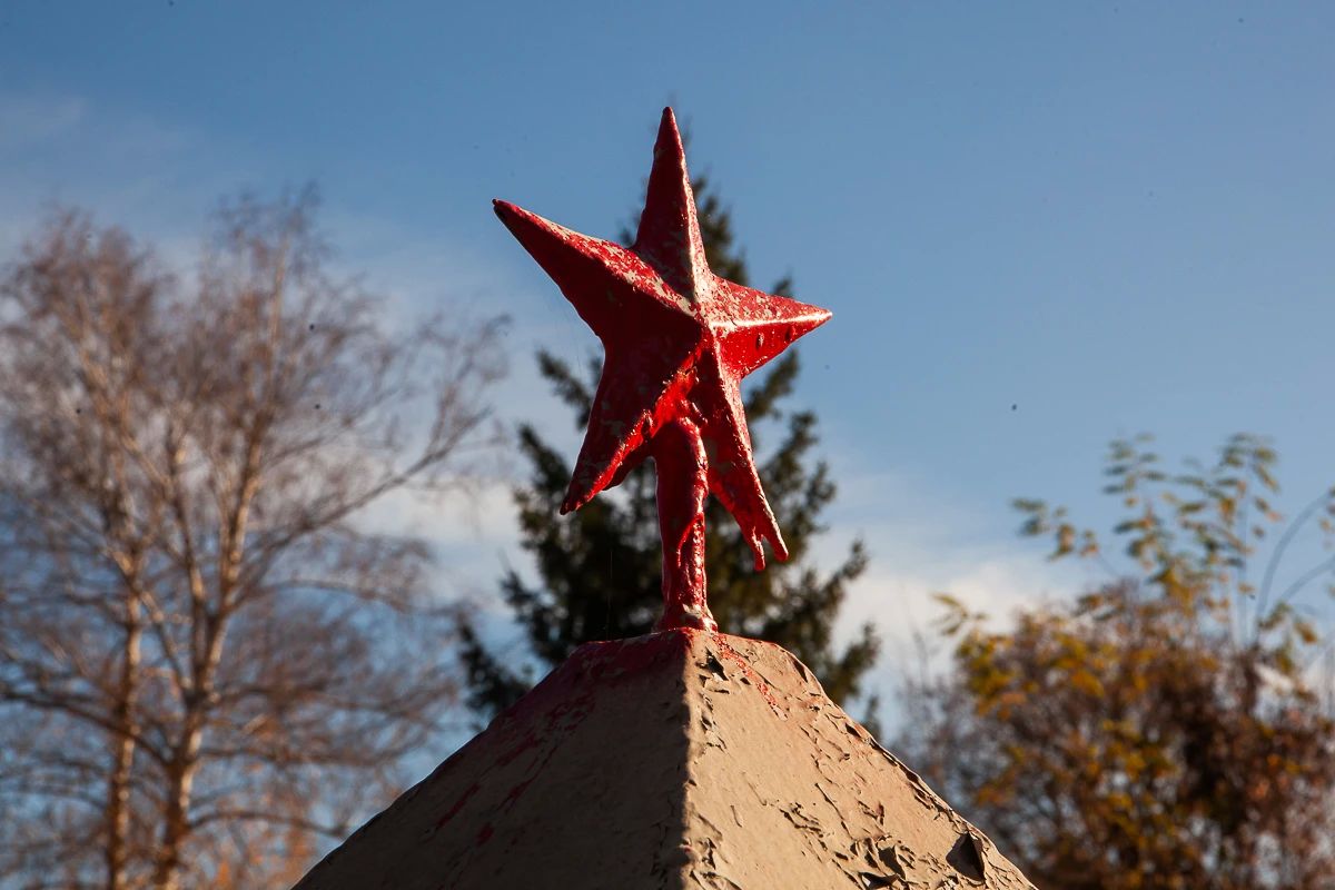 Тамбовские волонтёры проводят акцию «Память Победы»: приводят в порядок воинские захоронения на городских кладбищах Тамбовские волонтёры проводят акцию «Память Победы»: приводят в порядок воинские захоронения на городских кладбищах