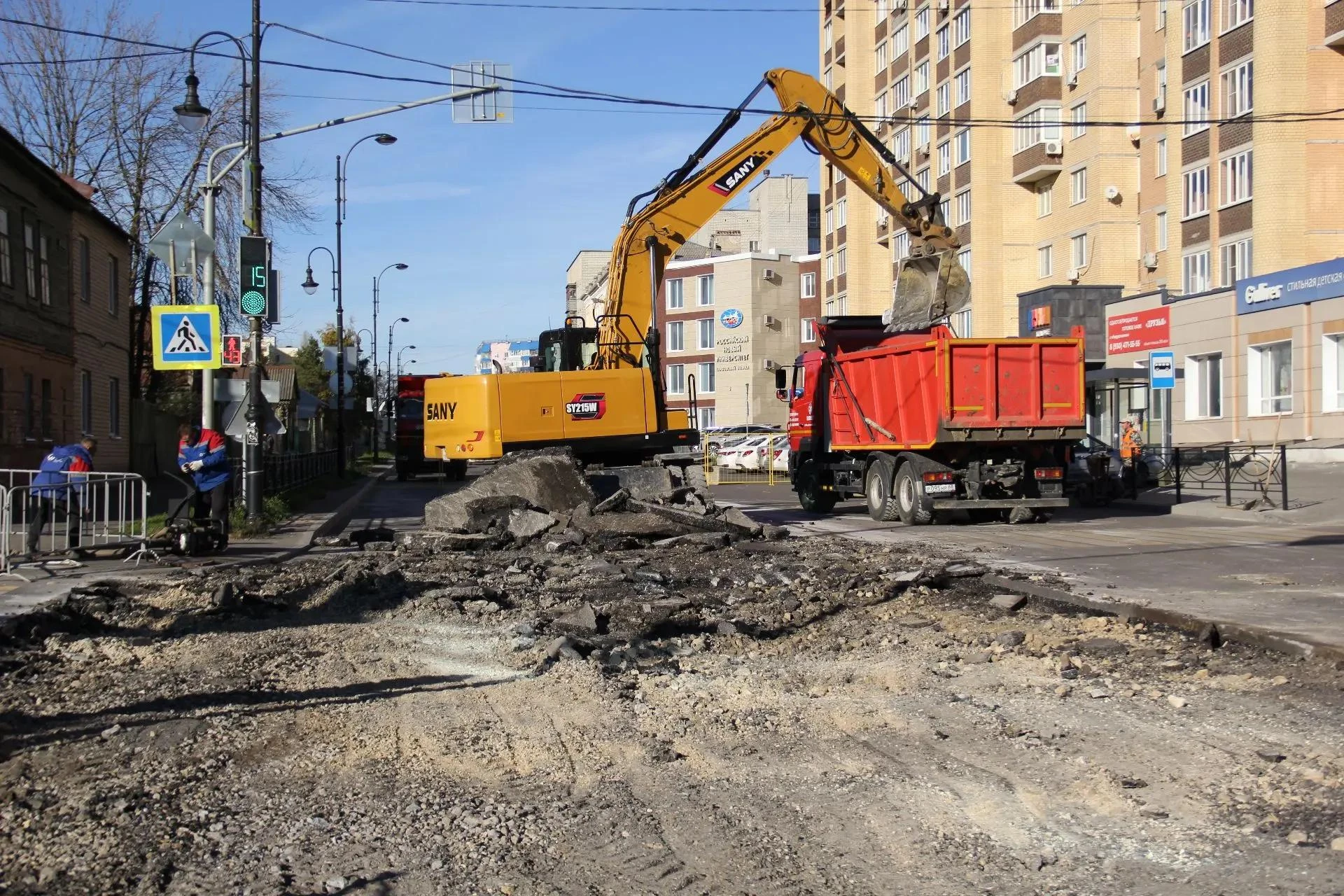 В Тамбове коммунальщики приступили к восстановлению дороги на улице Карла Маркса