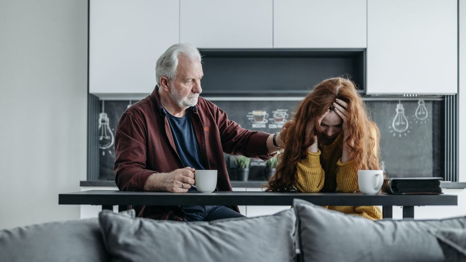 Когда алименты для родителей могут стать недоступными: критические нюансы судебной практики